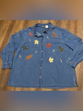 Vintage White Stag Women’s Blue Denim Collared Leaf Embroidered Shirt